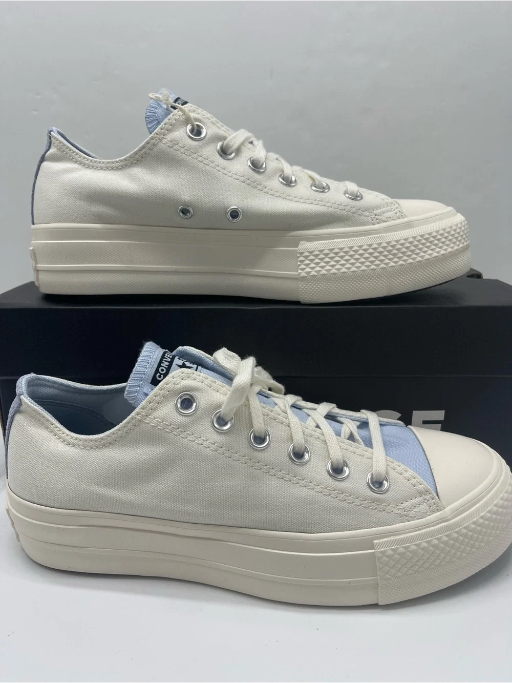Converse CTAS LIFT OX EGRET/EGRET/BLUE SUPER-MOON Low Top Platform Sneakers